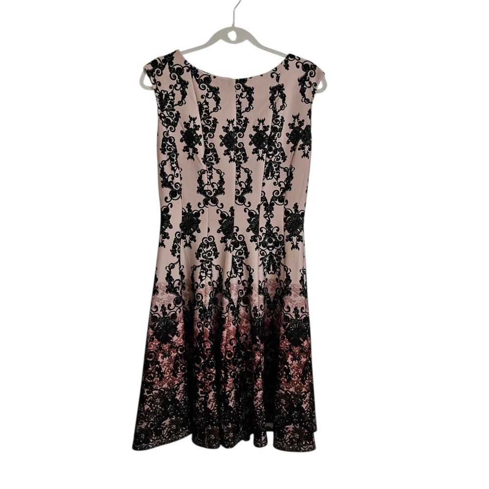 Gabby Skye Dress 6‎ Pink Black Floral Sleeveless Stretch Knit A-line Knee-Length